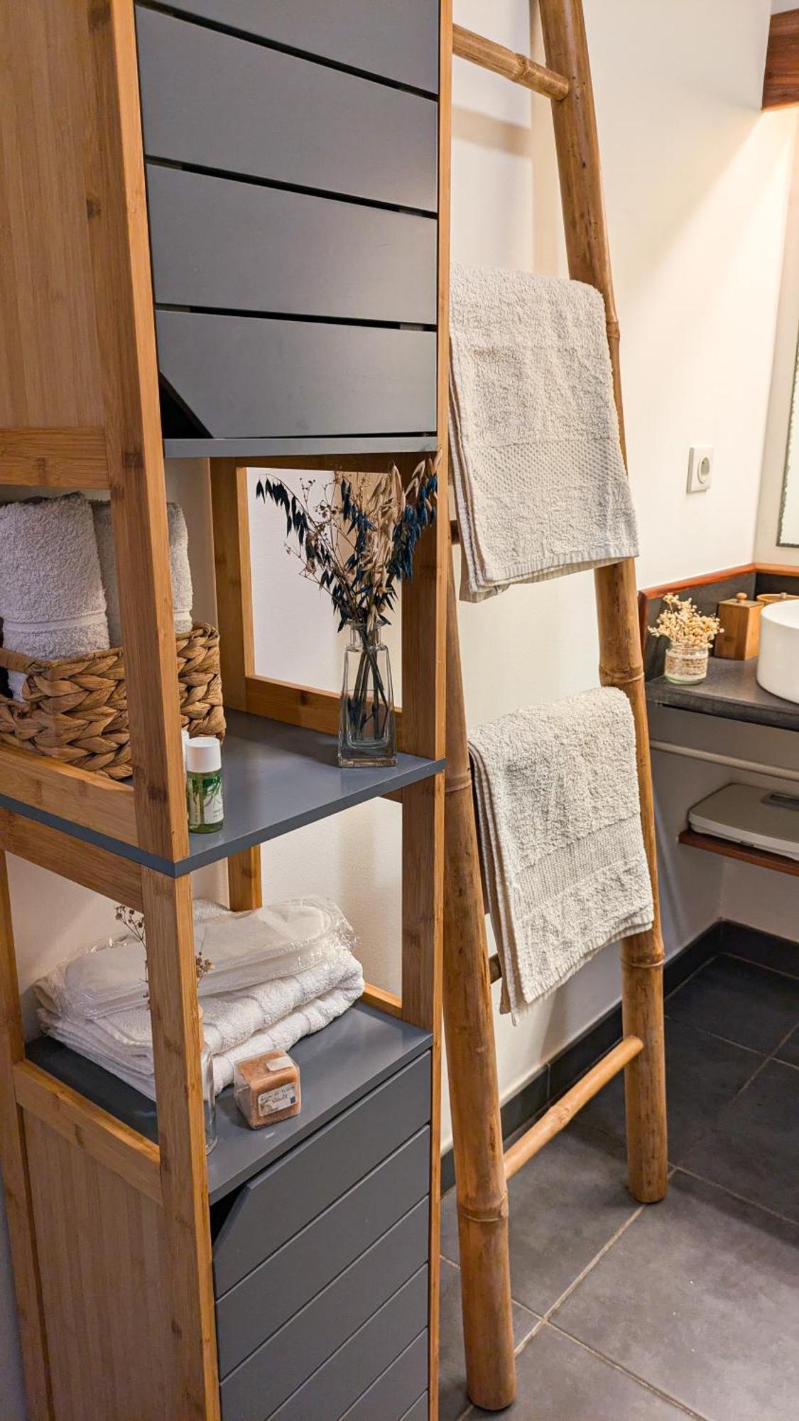 La Perle D'Akoya Apartment แซ็งต์-เลอ ภายนอก รูปภาพ